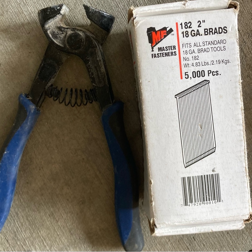 Master Fasteners 18 Ga Brads with Blue-Handle Nail Puller
